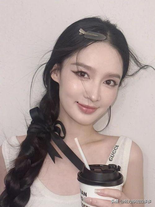 娱乐吃瓜刘亦菲,娱乐圈的瓜田，她如何成为焦点女神？