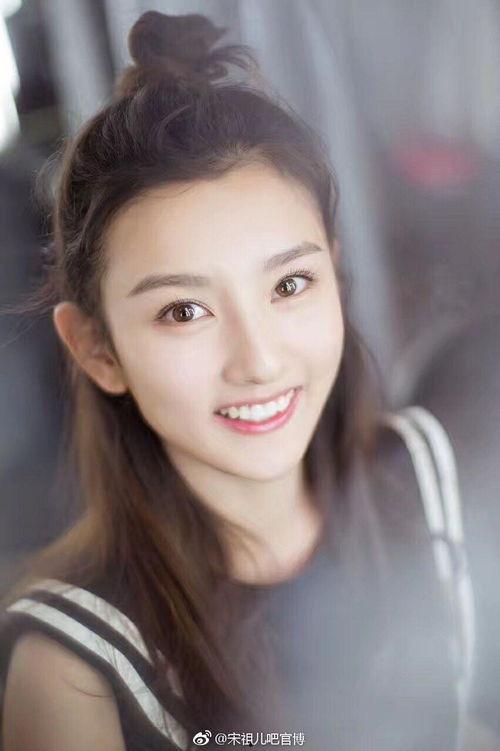 娱乐吃瓜酱宋祖儿成熟,从童星到成熟女神的华丽转身