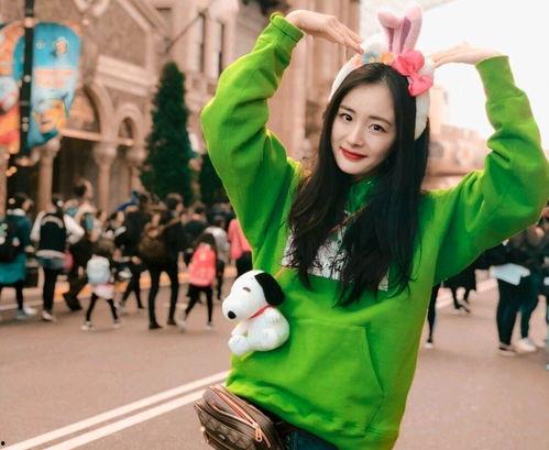 娱乐吃瓜女孩,揭秘吃瓜女孩的欢乐盛宴